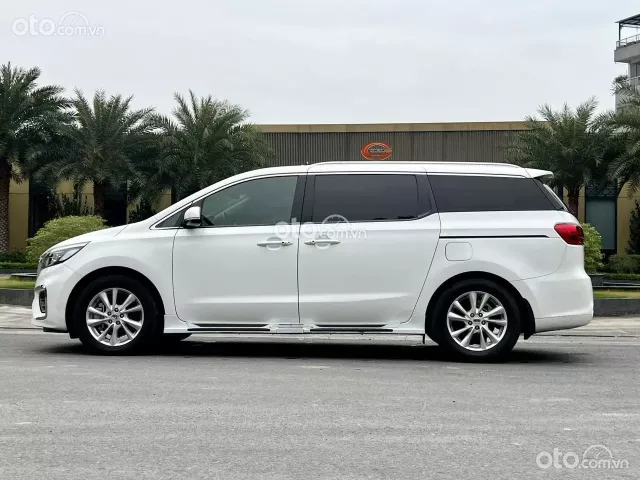 Tổng quan về xe KIA Sedona 2021.
