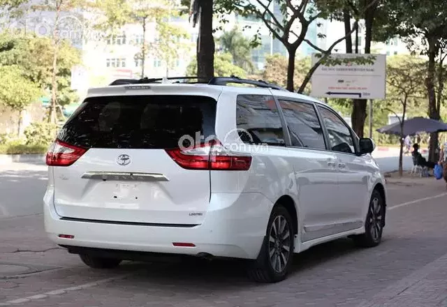 Kinh nghiệm mua Toyota Sienna 2019 cũ giá hời.