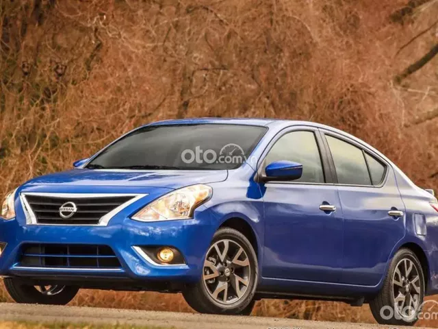 Nissan Sunny cũ.
