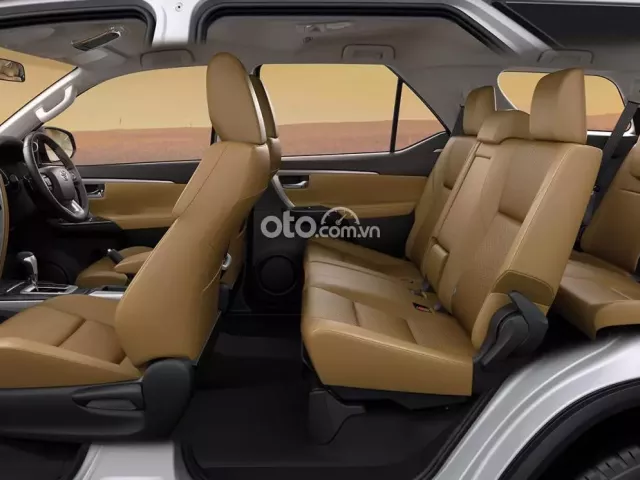 Nội thất xe Toyota Fortuner 2019 cũ 1