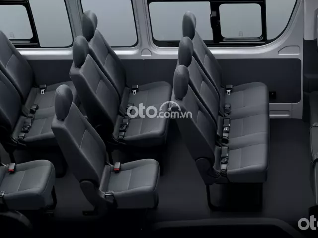 Nội thất Toyota Hiace 2018