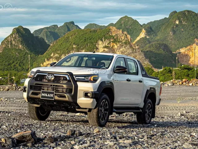 Xe Toyota Hilux 2020 là mẫu bán tải nổi bật tại Việt Nam 1