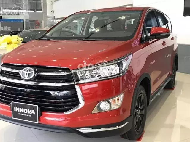 Giá bán Toyota Innova 2020 khá cao so với đối thủ cùng phân khúc 1