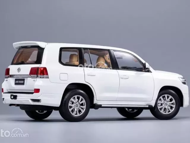 Xe nhập khẩu Mỹ, Trung Đông giá cao hơn tùy phiên bản 1