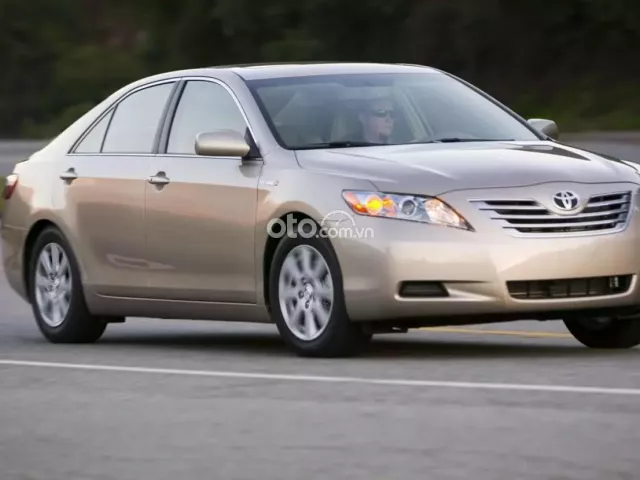 Toyota Camry cũ giá 400 triệu đồng