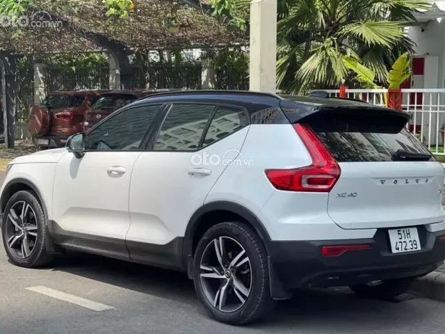 giá bán xe Volvo XC40 2020.