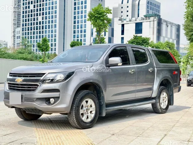 Nên mua Chevrolet Colorado 2018 phiên bản nào?