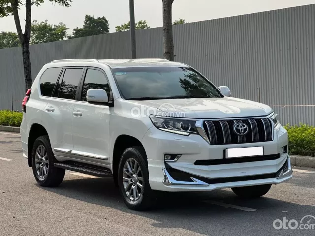 Có nên mua xe Toyota Land Cruiser Prado cũ không?