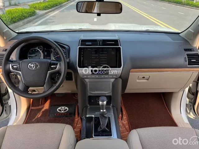 có nên mua Toyota Land Cruiser Prado cũ tại Oto.com.vn