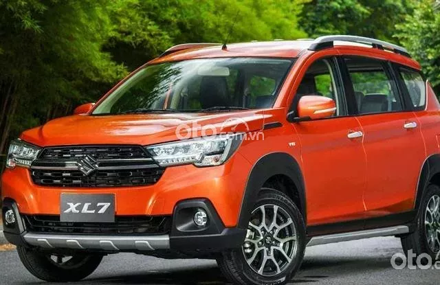 Mua bán xe Suzuki XL7.