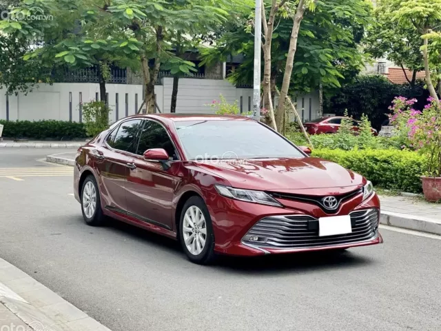 Giá xe Toyota Camry 2021 tại Oto.com.vn