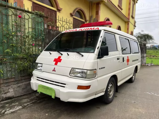 Cứu thương L300 máy dầu nhập khẩu đời 20060 Cứu thương L300 máy dầu nhập khẩu đời 20060