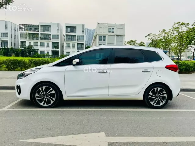 Xe đẹp biển tỉnh tên tư nhân