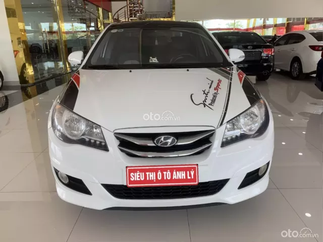 Sedan 5 chỗ giá rẻ, máy số ngon, thân vỏ chắc chắn