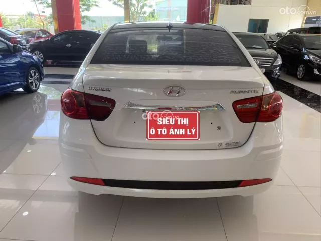 Sedan 5 chỗ giá rẻ, máy số ngon, thân vỏ chắc chắn