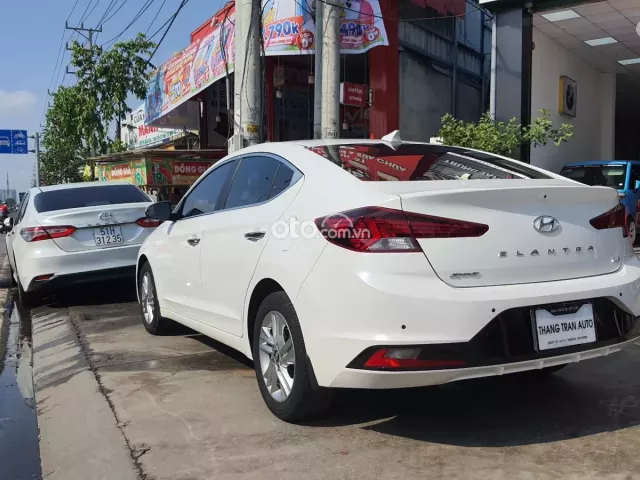 Hyundai Elantra 1.6 AT Đặc biệt 2021 8
