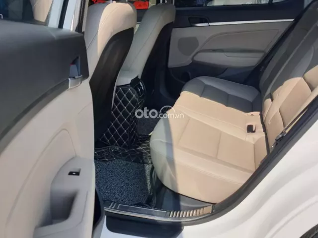 Hyundai Elantra 1.6 AT Đặc biệt 2021 12