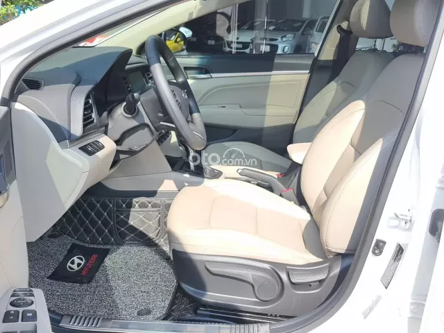 Hyundai Elantra 1.6 AT Đặc biệt 2021 13