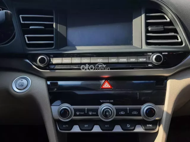 Hyundai Elantra 1.6 AT Đặc biệt 2021 17
