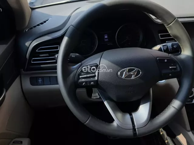 Hyundai Elantra 1.6 AT Đặc biệt 2021 18