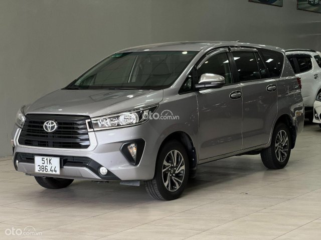 Toyota Innova 2.0E Số Sàn 2022 - Xe gia đình không qua taxi dịch vụ, đẹp như mới0