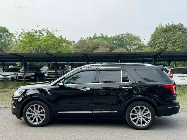 1 chú SUV gầm cao 7 chỗ full size0 1 chú SUV gầm cao 7 chỗ full size0