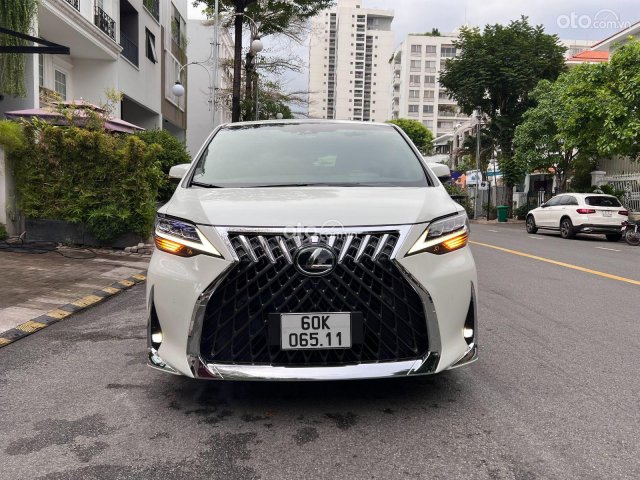 Xe 4 chỗ, công ty xuất hóa đơn cao. Xe chính hãng0