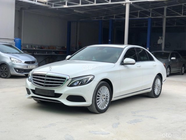 Sedan hạng sang giá rẻ0 Sedan hạng sang giá rẻ0
