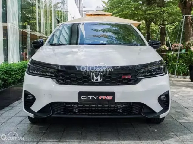 Khuyến Mại Cực Lớn Tặng tiền mặt, bảo hiểm và phụ kiện