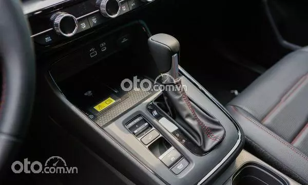 Giao xe sớm nhất toàn quốc, tháng vàng ưu đãi