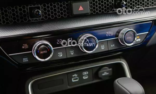 Giao xe sớm nhất toàn quốc, tháng vàng ưu đãi