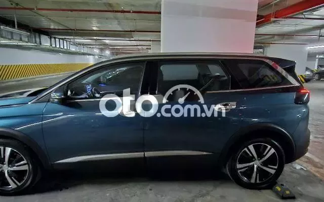 Peugeot 5008 1.6L Turbo 2018 màu xanh dương0 Peugeot 5008 1.6L Turbo 2018 màu xanh dương0