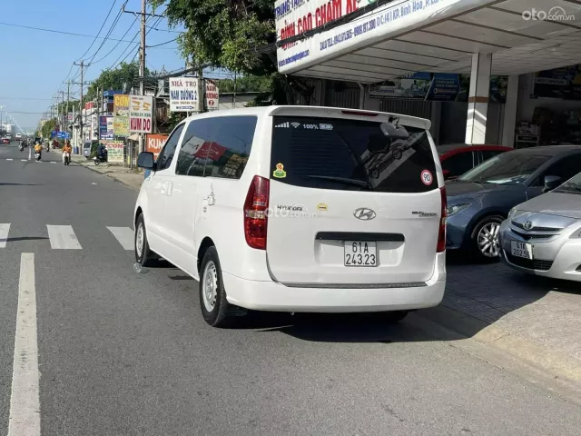 Hyundai Starex 2015 số tự động0