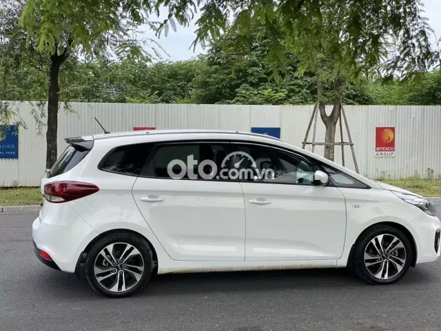 Kia rondo 2022 chạy 50.000km màu đỏ bản MT0 Kia rondo 2022 chạy 50.000km màu đỏ bản MT0