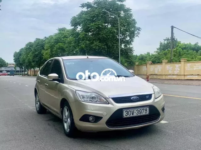 Ford Focus 1.8 At full options zin nguyên bản 100%0 Ford Focus 1.8 At full options zin nguyên bản 100%0