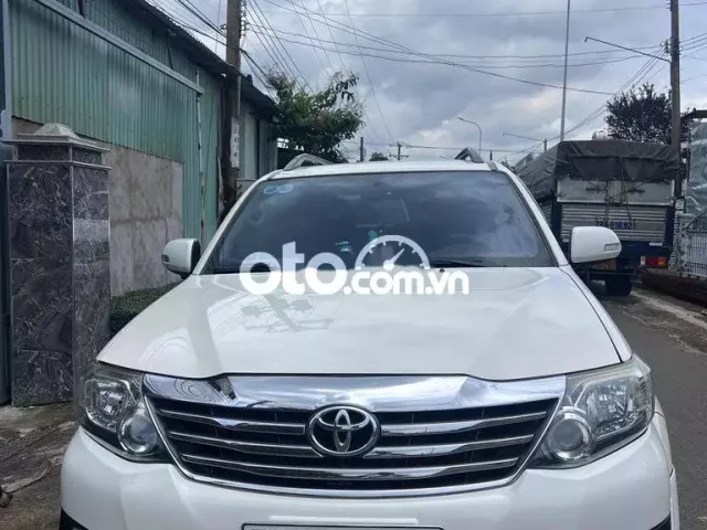 Toyota Fortuner 2015 7 chỗ, màu trắng, số tự động,0 Toyota Fortuner 2015 7 chỗ, màu trắng, số tự động,0