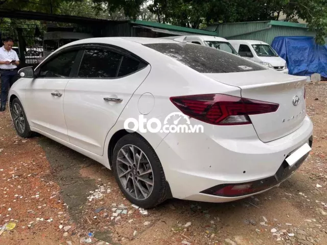 Bán xe Hyundai Elantra 2.0AT 2020 đăng kí 20210 Bán xe Hyundai Elantra 2.0AT 2020 đăng kí 20210