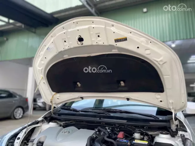 Xe màu trắng, chất xe đẹp XUẤT SẮC, Có hỗ trợ vay