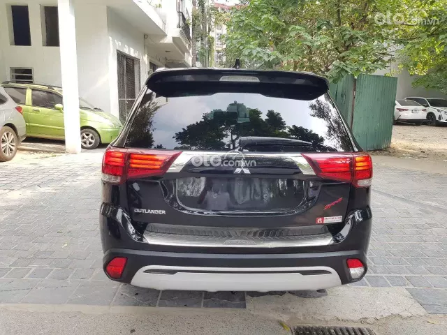 Bán MITSUBISHI OUTLANDER 2.0AT sản xuất và đăng ký 2021