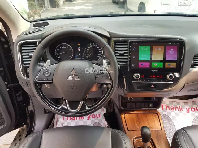 Bán MITSUBISHI OUTLANDER 2.0AT sản xuất và đăng ký 2021
