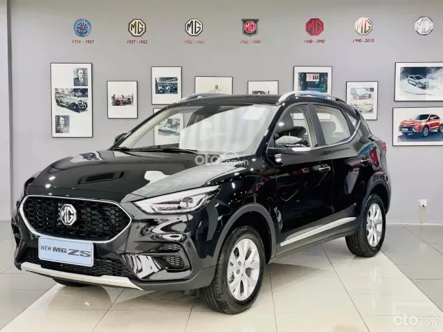 MG ZS STD+ 2025
