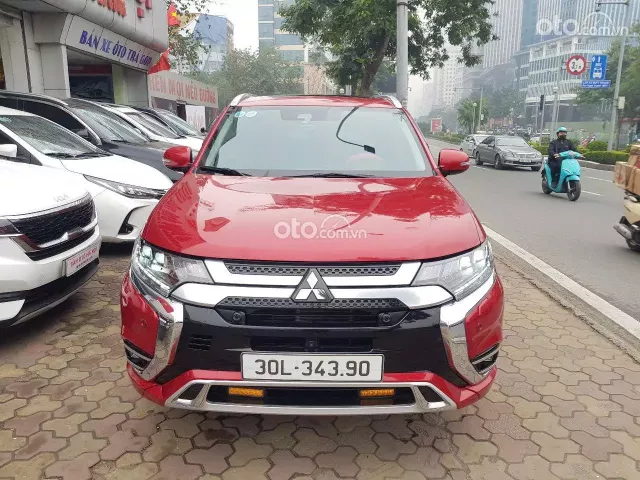 Mitsubishi Outlander 2.0 CVT Premium 2023 2