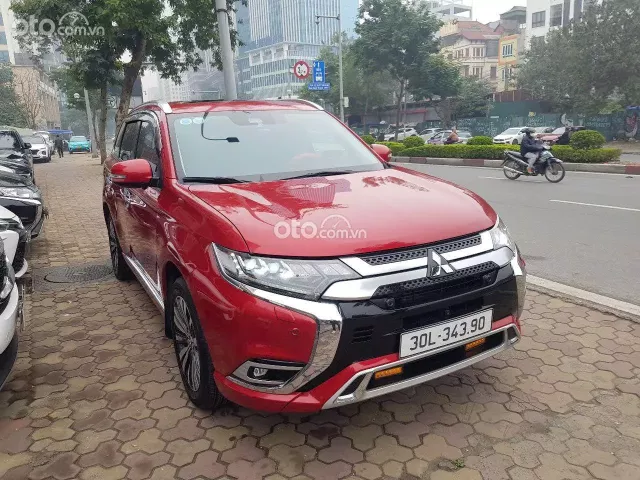 Mitsubishi Outlander 2.0 CVT Premium 2023 3
