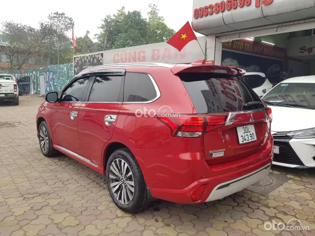 Mitsubishi Outlander 2.0 CVT Premium 2023 4