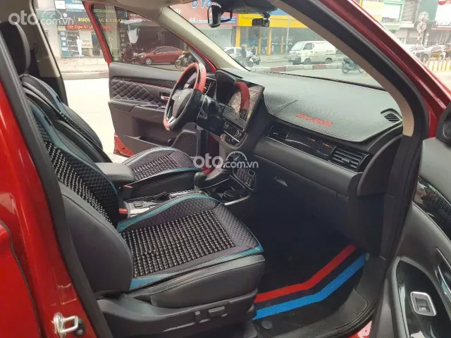 Mitsubishi Outlander 2.0 CVT Premium 2023 11