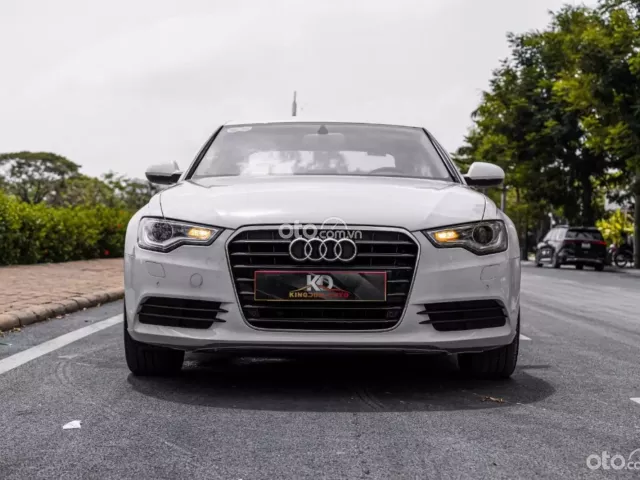 Model 2015 màu trắng giá tốt