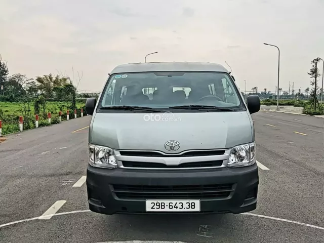 Bán Toyota Hiace 16 chỗ đời 2011, máy Xăng phom mới, biển Hn
