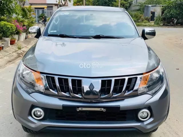 Mitsubishi Triton 2019 MT xe nhập khẩu