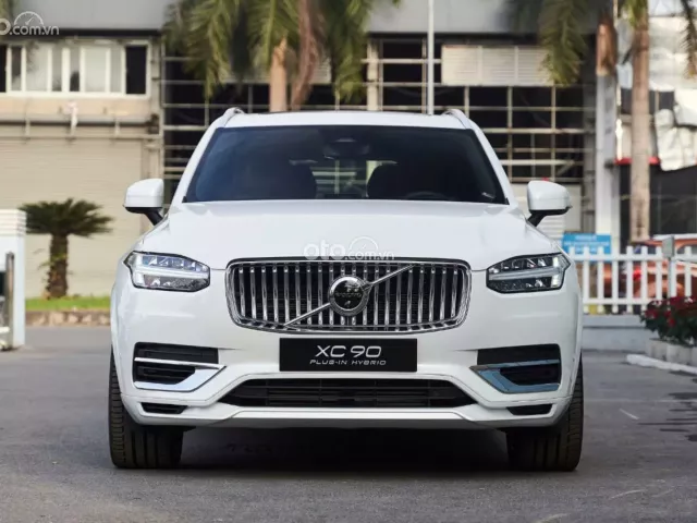 Xả kho xe mới, tặng 100 triệu đồng, tặng 50% lệ phí trước bạ cùng 1 năm bảo hiểm thân vỏ