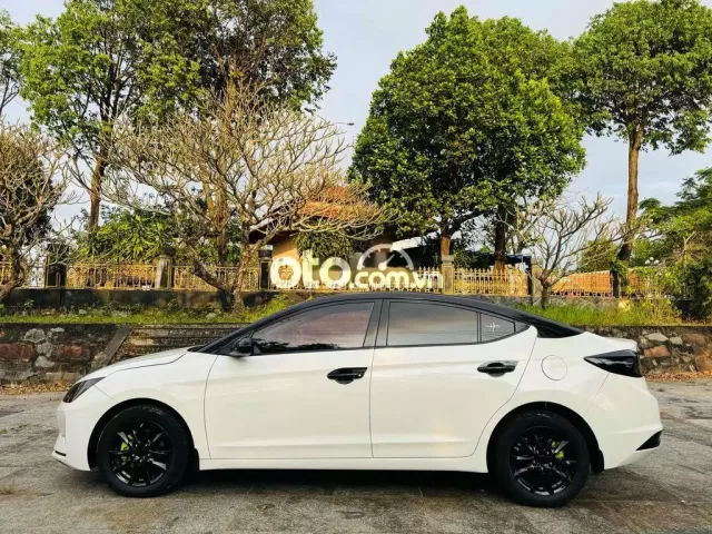 Hyundai Elantra 2019 1.6MT - 78600 km